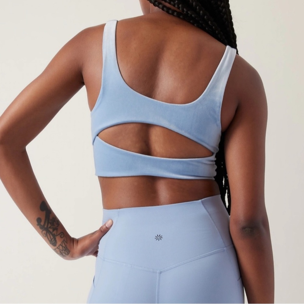 Athleta Light Blue Plush Velvet Cut Out Crop Scoop Shelf Bra Tank size Medium - Picture 1 of 7